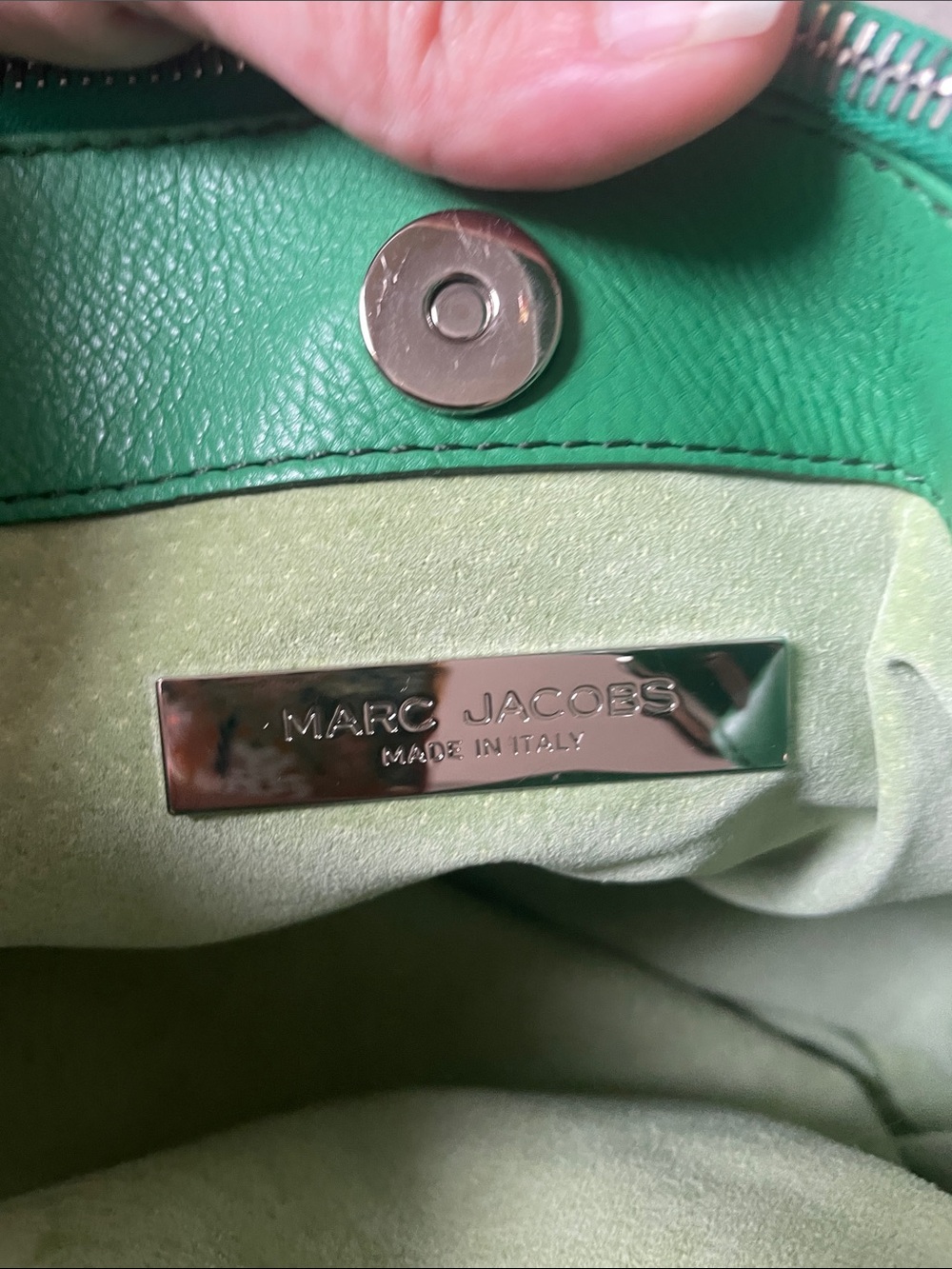 Marc Jacobs Emerald Green Leather Shoulder Bag with Front Pockets - Picture 10 of 14